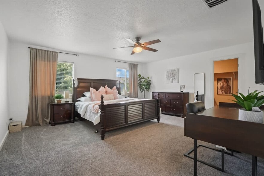 Building Photo - 11230 Silver River Loop