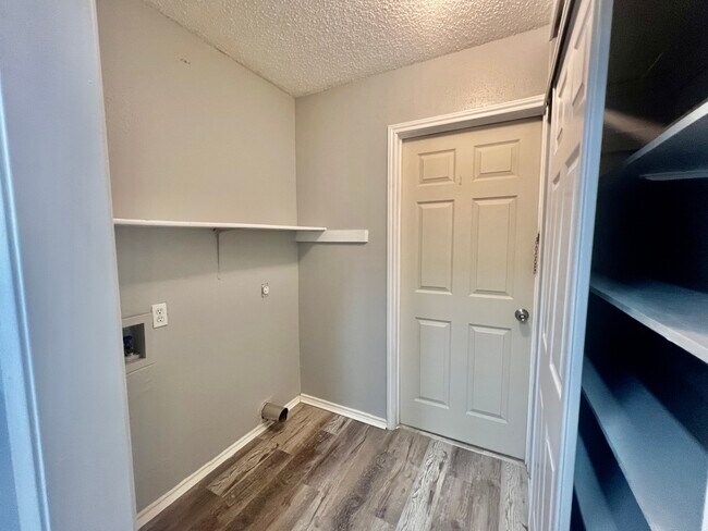 Building Photo - 9215 Autumn Branches