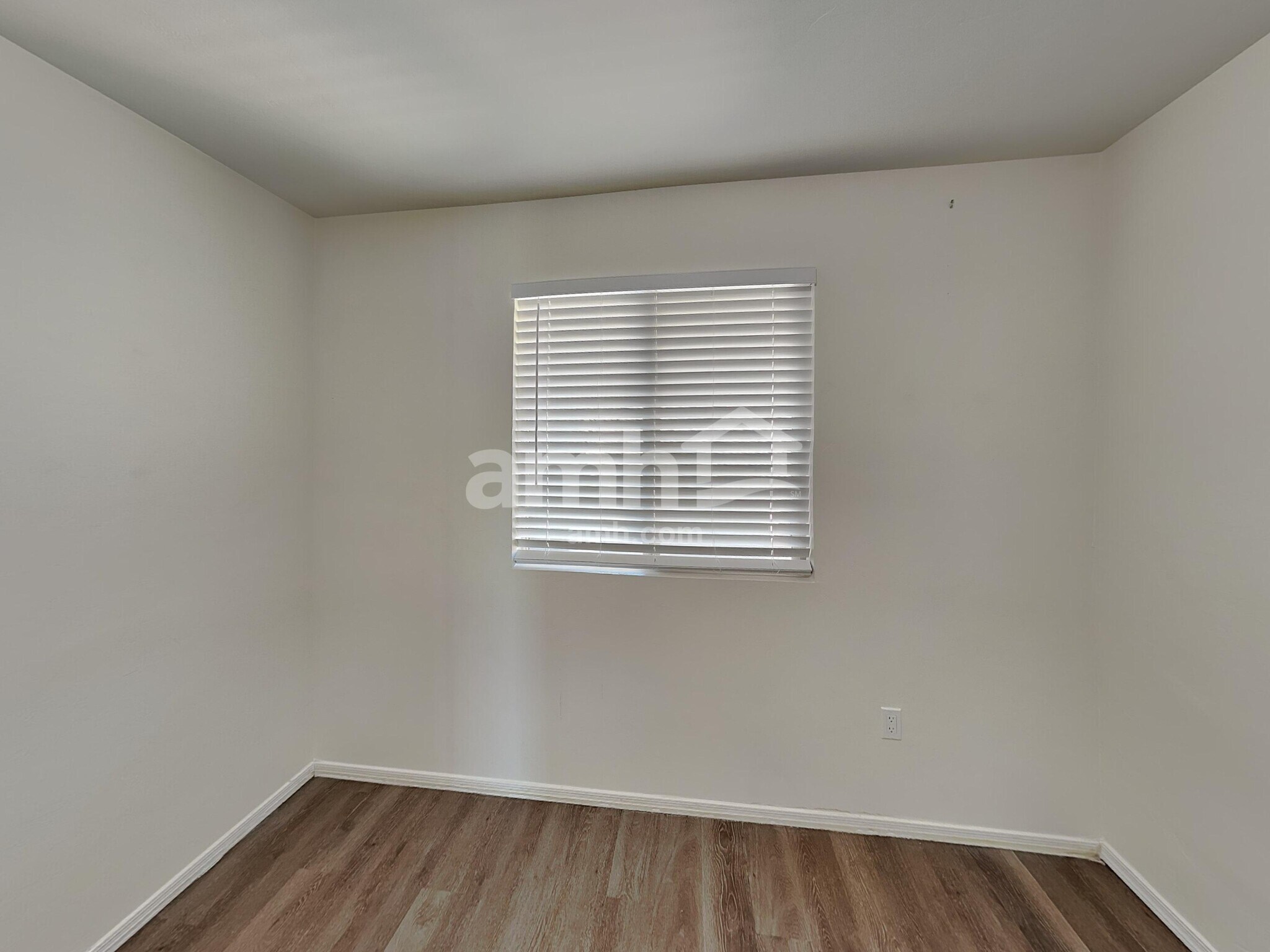 Building Photo - 1281 W Molinetto Dr