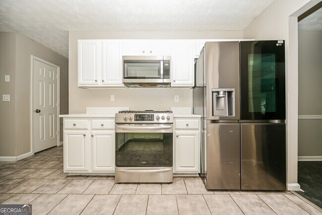 Building Photo - 20 Hazelhurst Dr