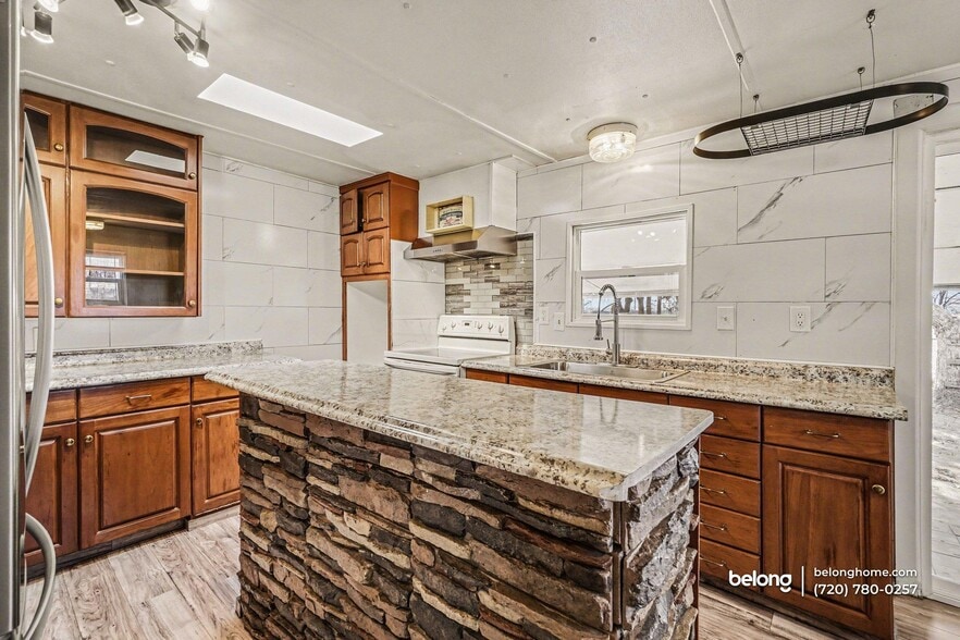 Building Photo - 3904 Glacier Dr