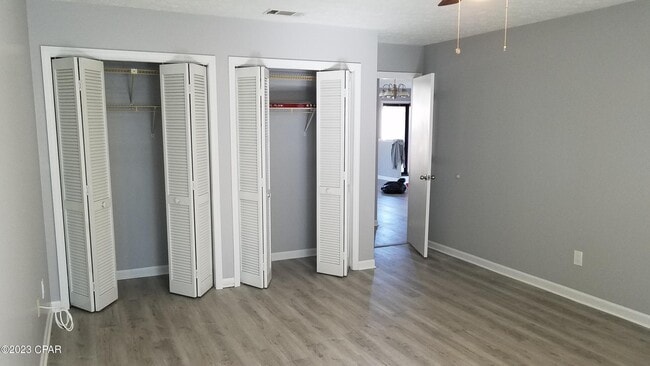 Building Photo - 817 Premier Dr