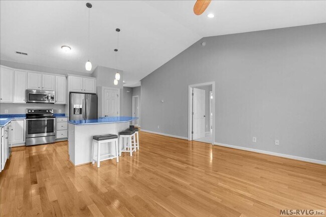 Building Photo - 164 Sandy Cove Dr