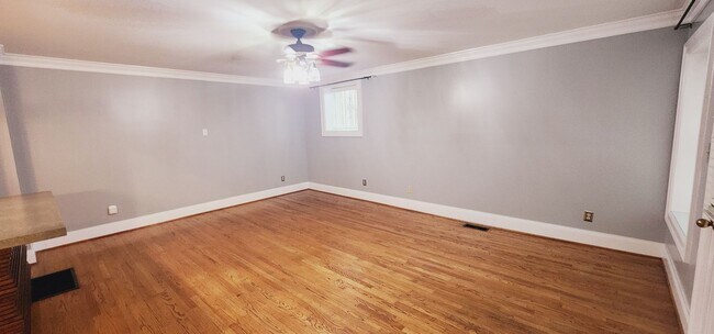 Building Photo - Hidden Gem for Rent in Highland Park!!