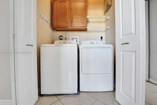 Building Photo - 4301 SW 131st Ln