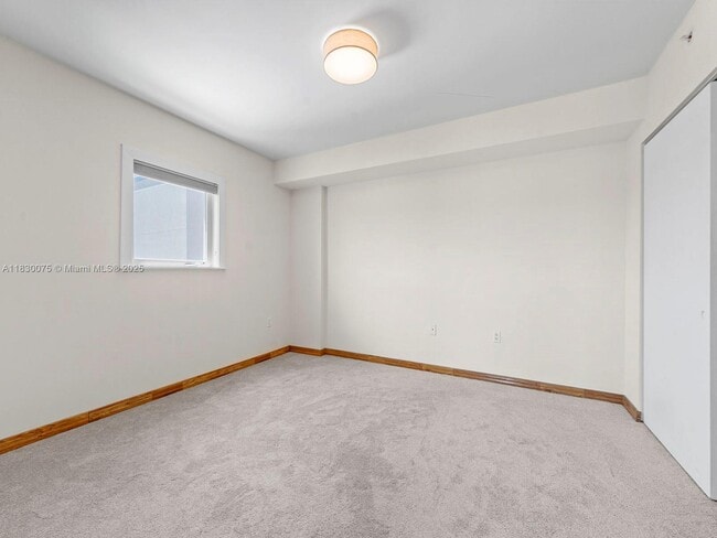 Building Photo - 2740 SW 28th Terrace