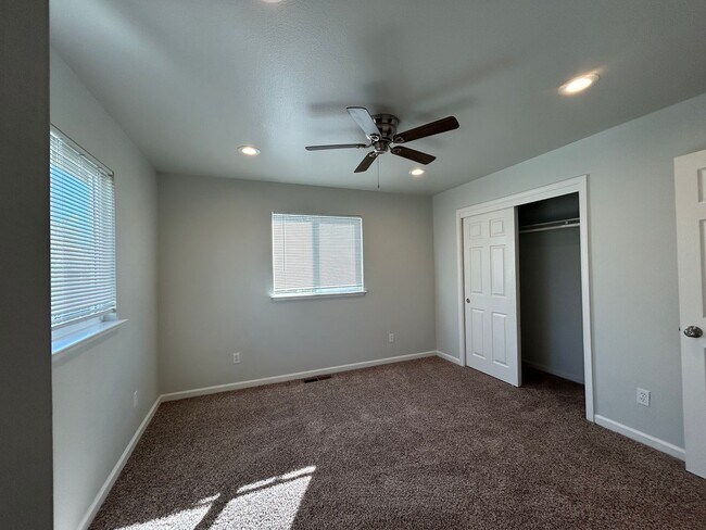 Building Photo - 2843 Stormes Ave