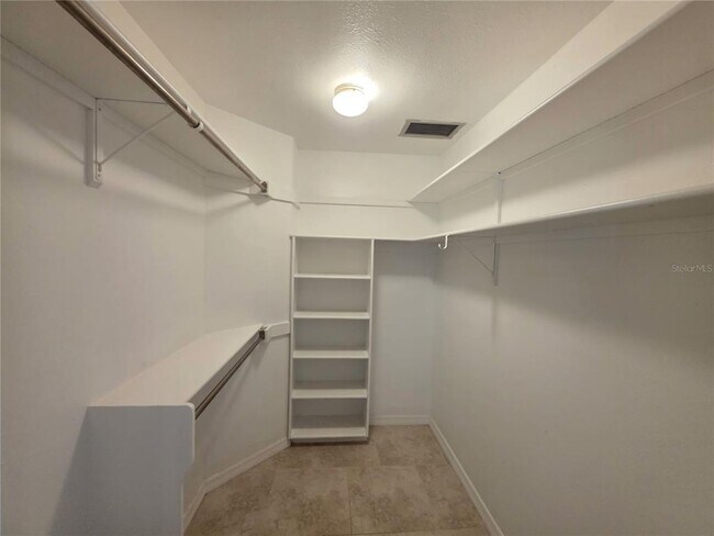 Building Photo - 1379 Cambridge Dr