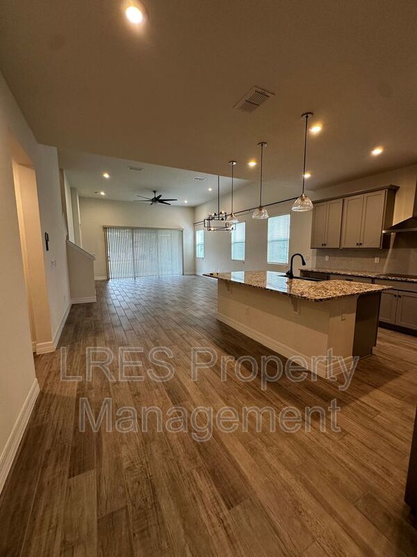 Building Photo - 9220 Sea Pne Ave
