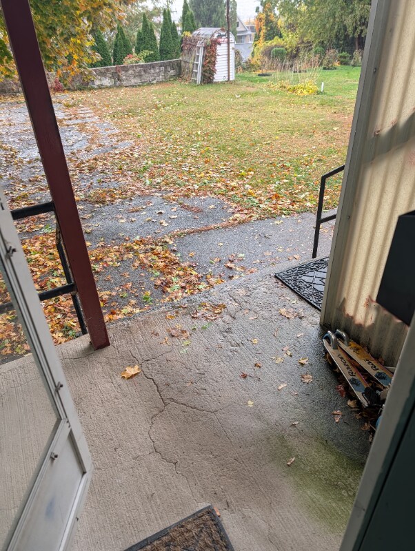 Building Photo - 518 N Main Ave