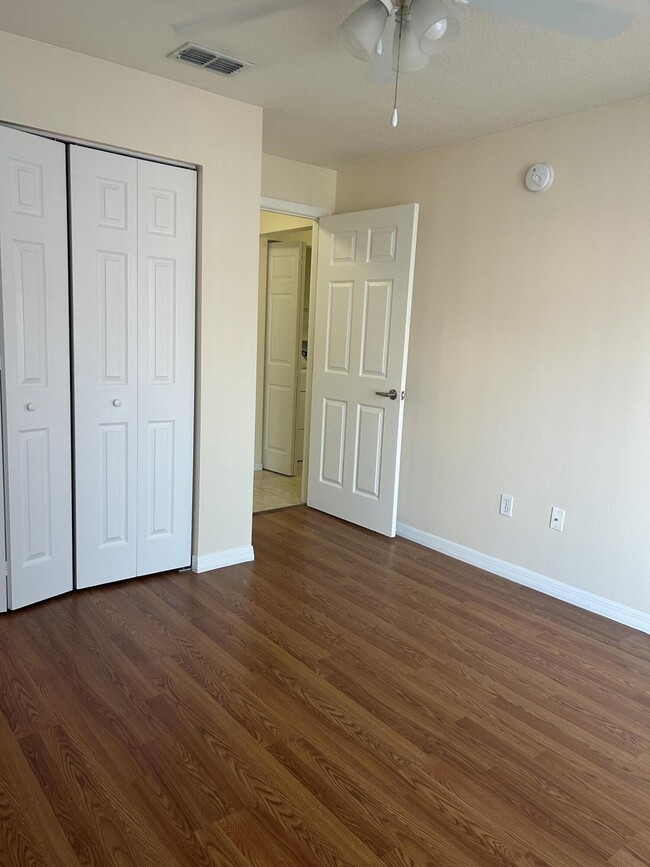 Building Photo - 1687 SE Pomeroy St