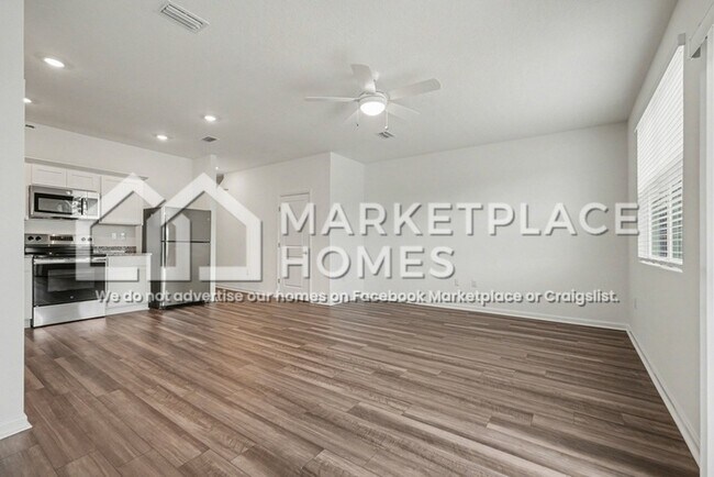 Building Photo - 11910 Sylvia St