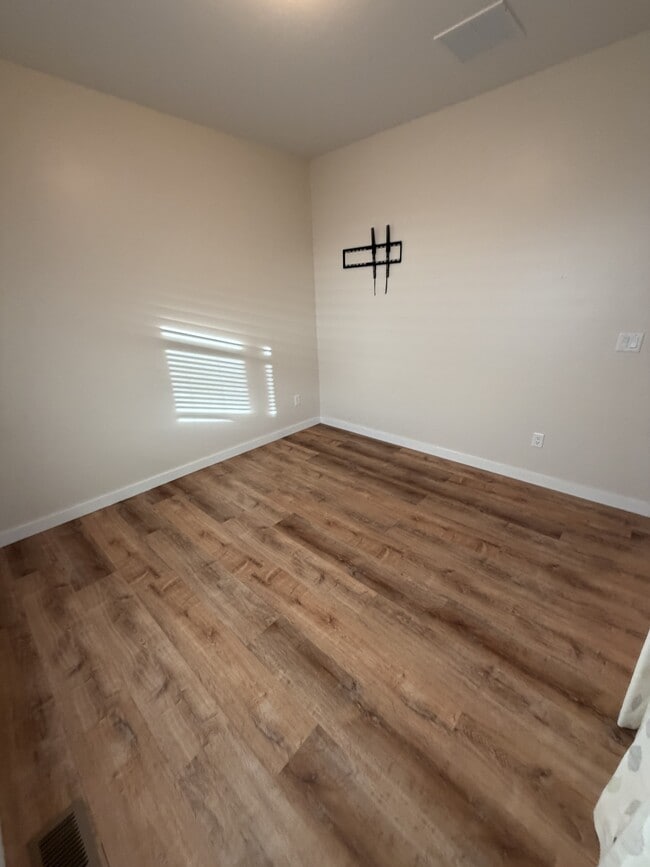 Building Photo - 4280 NE Alexander Way