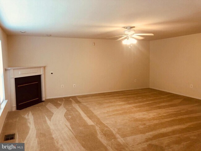 Building Photo - 33 Glen Oak Rd