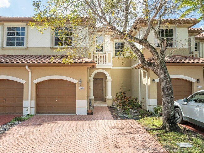 Building Photo - 5048 SW 136th Ave