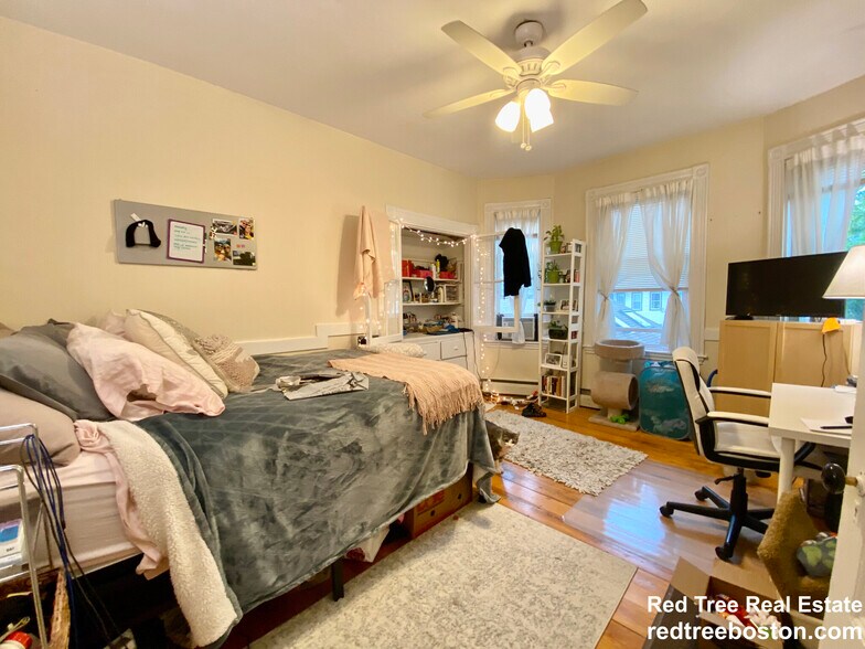 Building Photo - 31 Hurd Rd