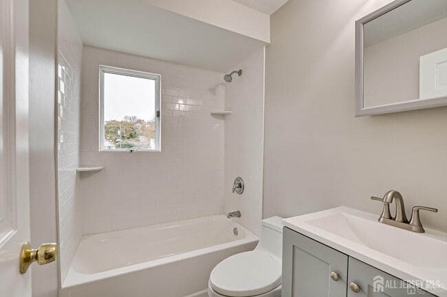 Building Photo - 35 Victory Ct