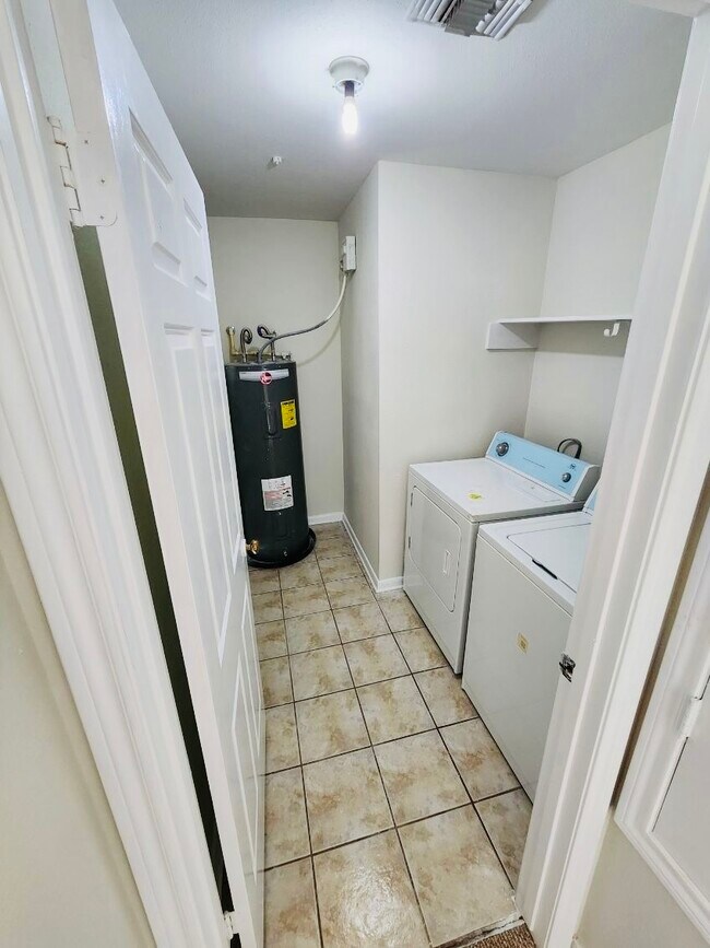 Building Photo - 2668 Bering Dr