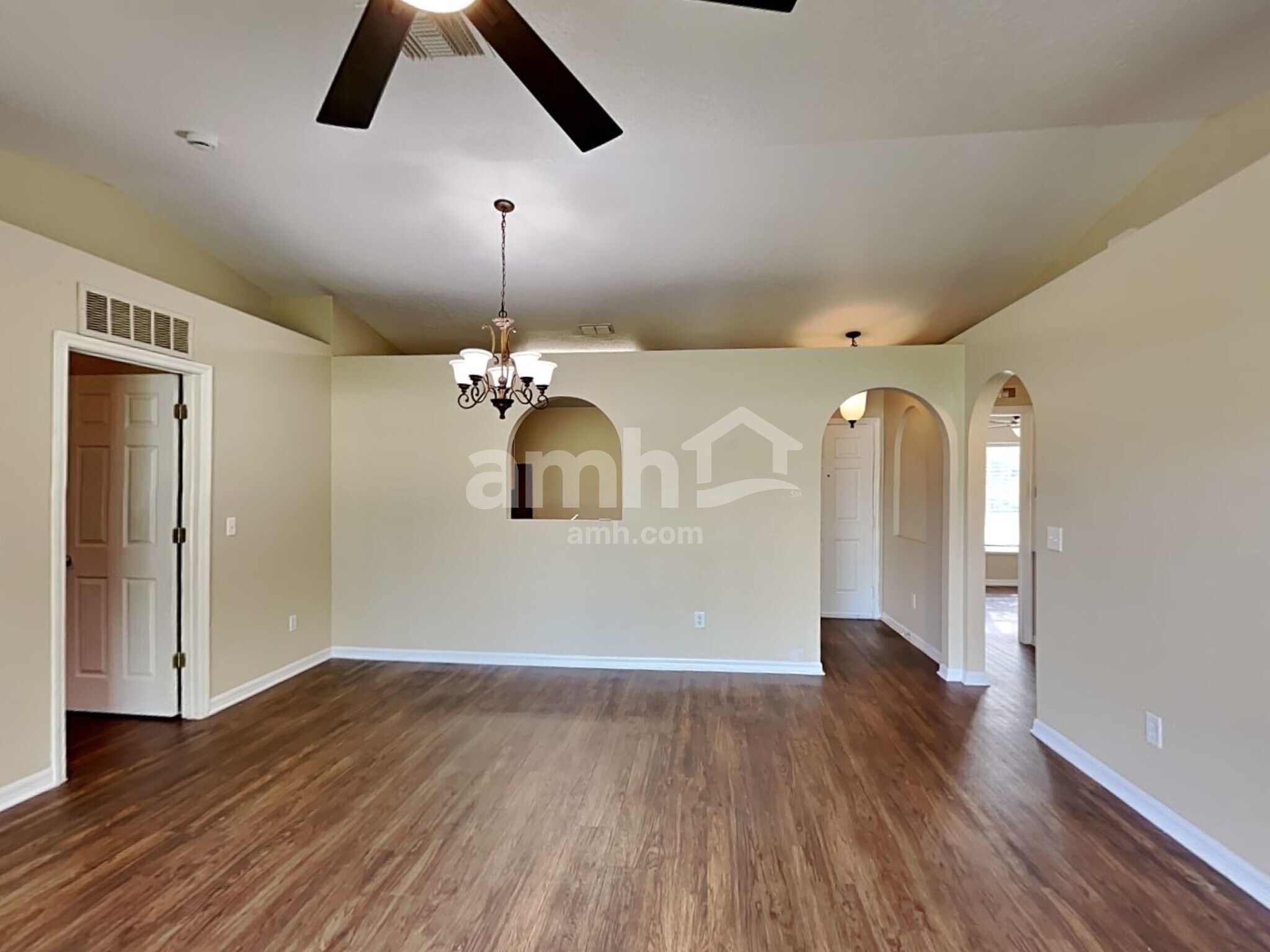 Building Photo - 1030 Lancelot Dr