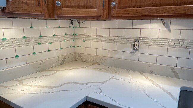 Building Photo - 13 Scott Ave