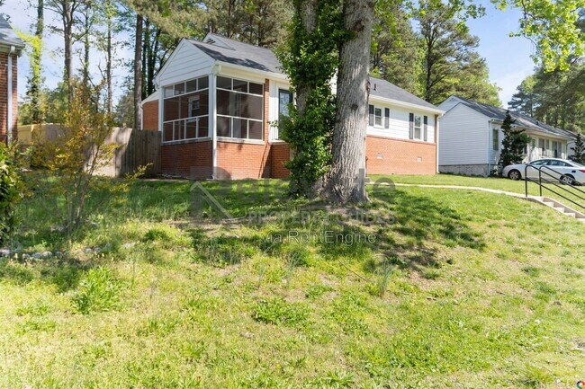 Building Photo - 9020 Weldon Dr