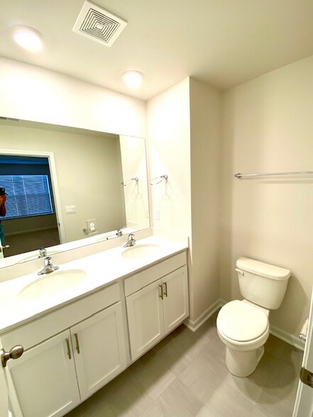 Building Photo - 1439 S Cardiff Trl