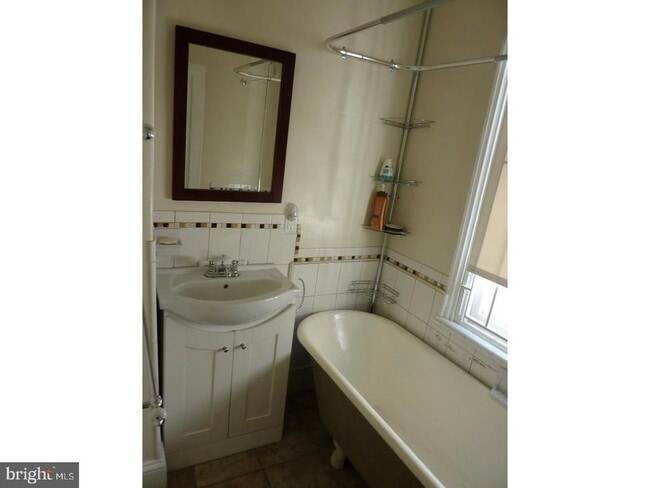 Building Photo - 428 N 31st St