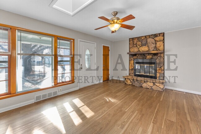 Building Photo - 420 Benway St