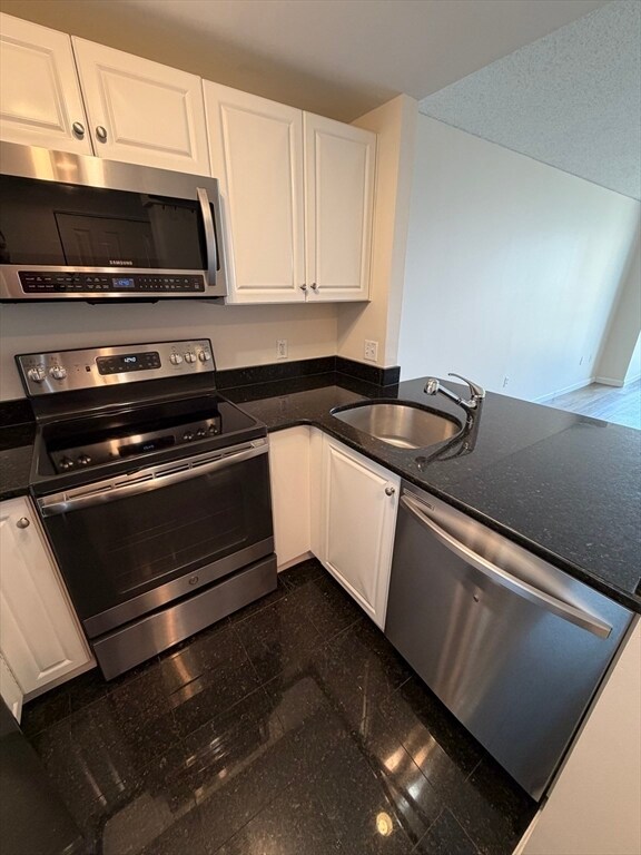 Building Photo - 8 Museum Way