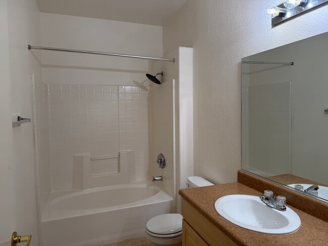 Building Photo - 8250 N Grand Canyon Dr