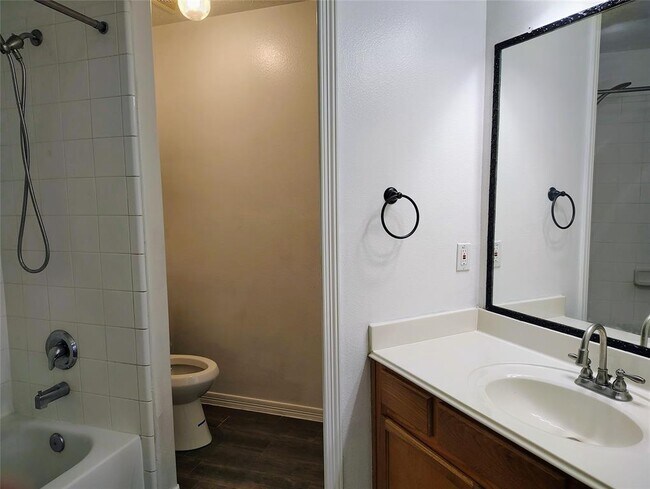 Building Photo - 21411 Forest Colony Dr