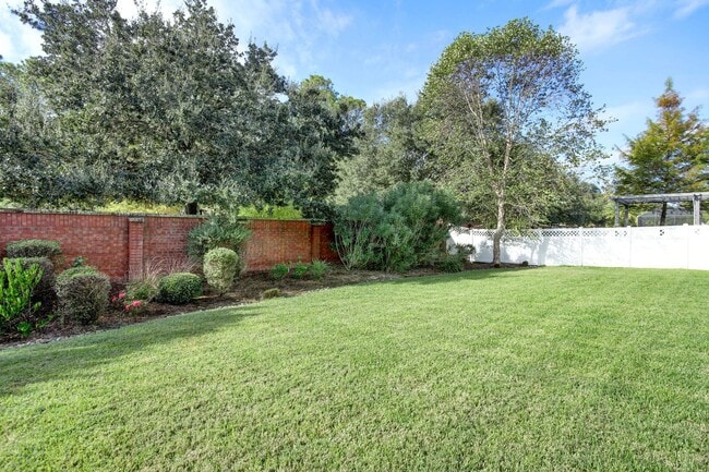 Building Photo - Gorgeous 5 bedroom/ 4 bathroom home in Durbin!