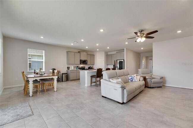 Building Photo - 5125 Tannin Ln