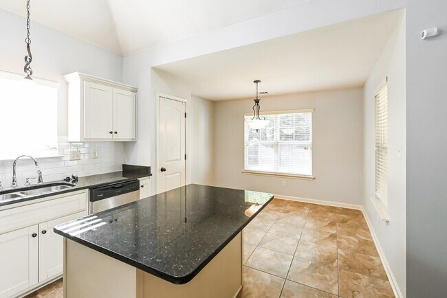 Building Photo - 2639 Cherry Tree Dr