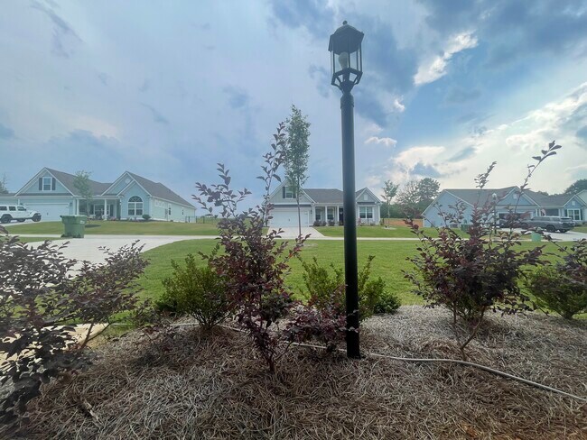 Building Photo - 840 Orchard Valley Ln