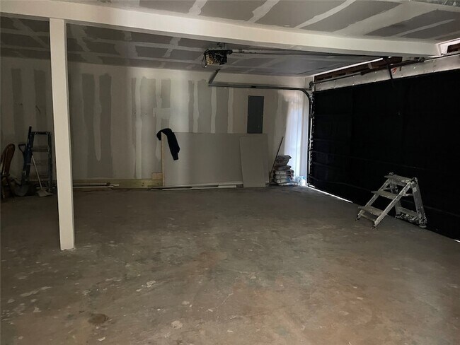 Building Photo - 800 S 2nd St