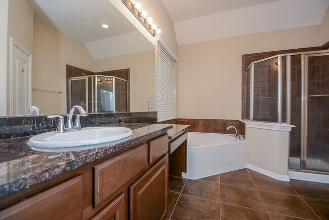 Building Photo - Beautifully Upgraded 3 Bedroom Townhome in The Woodlands Sterling Ridge