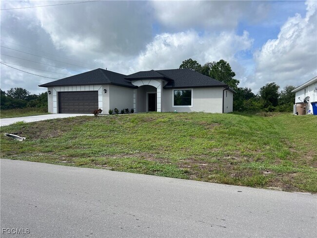 Primary Photo - 1302 Sunniland Blvd
