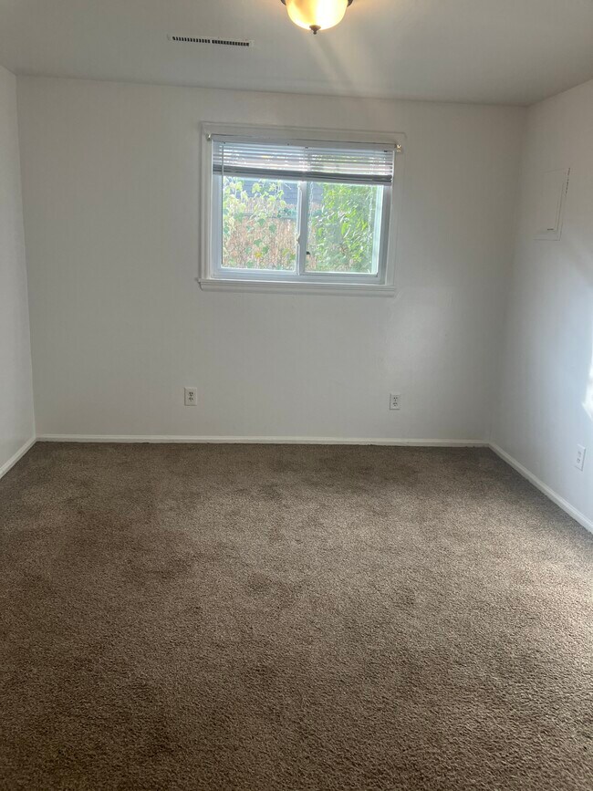 Building Photo - 4225 Hawg Wild Rd