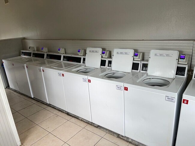 Building Photo - 5325 Curry Ford Rd