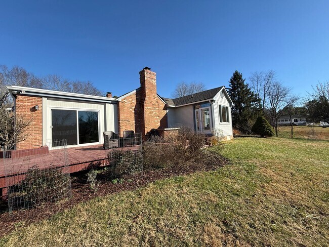 Building Photo - 5802 Roach Ridge