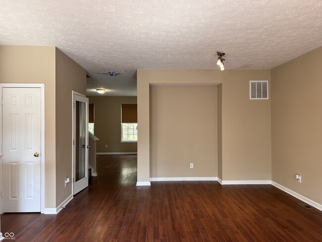 Building Photo - 3332 Decker Ridge Dr