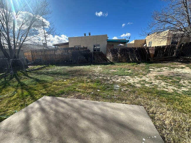 Building Photo - 3 Bedroom 1 Bathroom house for rent in Bloomfield