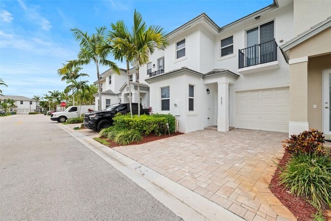Building Photo - 6907 Pines Cir