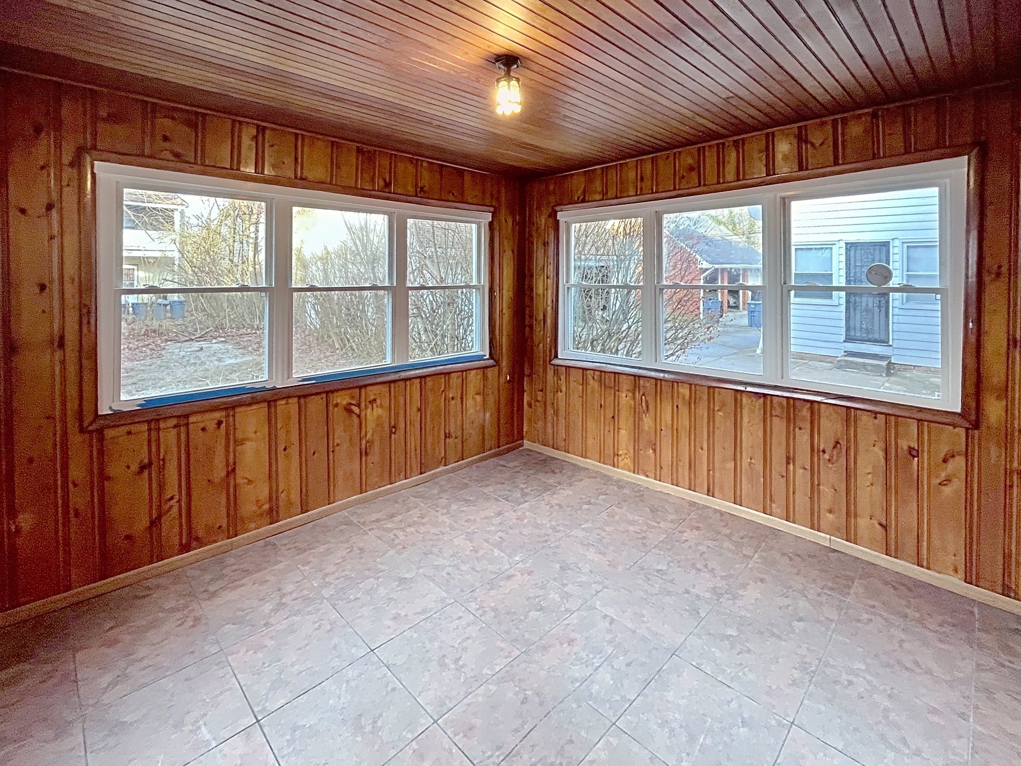 Building Photo - 18411 Chagrin Blvd