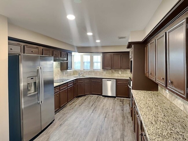 Building Photo - 5702 Kiowa Timbers Dr
