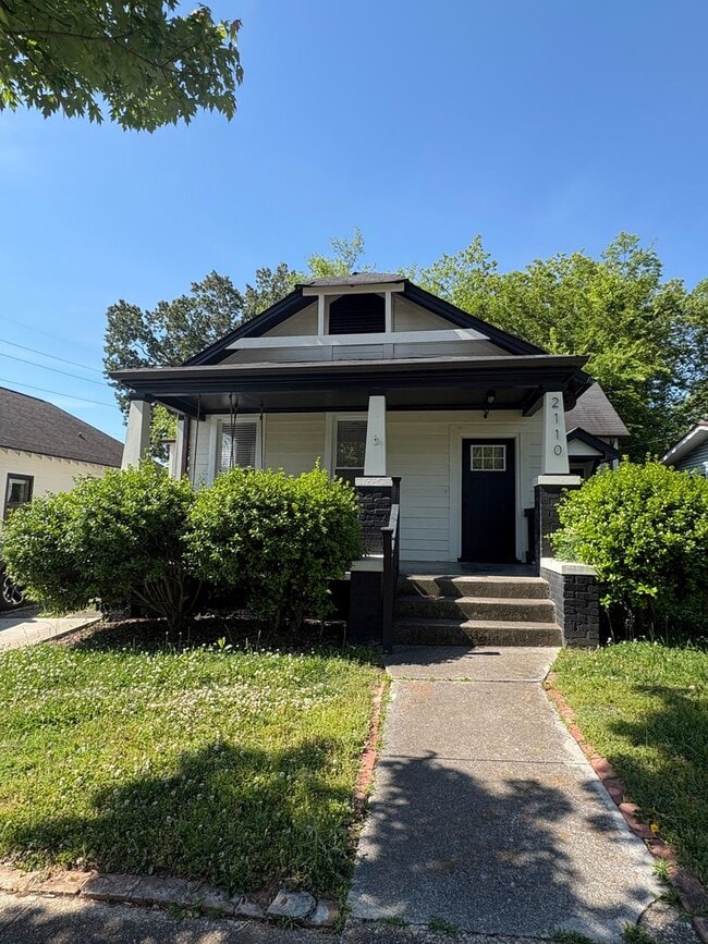 Building Photo - 2 bedroom 2 Bath House