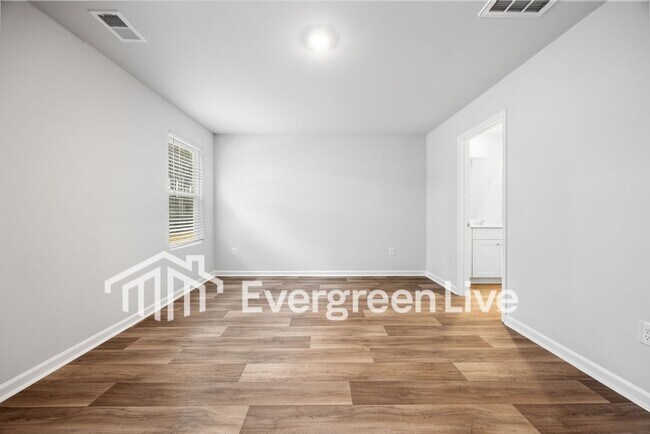 Building Photo - 1716 King Oaks Lp