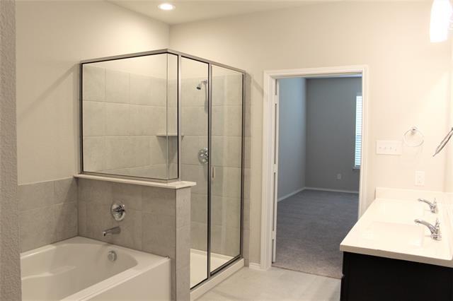 Building Photo - 5529 Las Lomas Ln