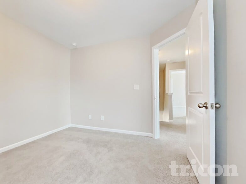 Building Photo - 110 Shore